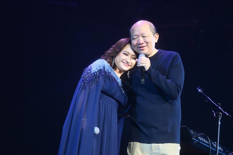 บอย โกสิยพงษ์ และ มาริสา สุโกศล