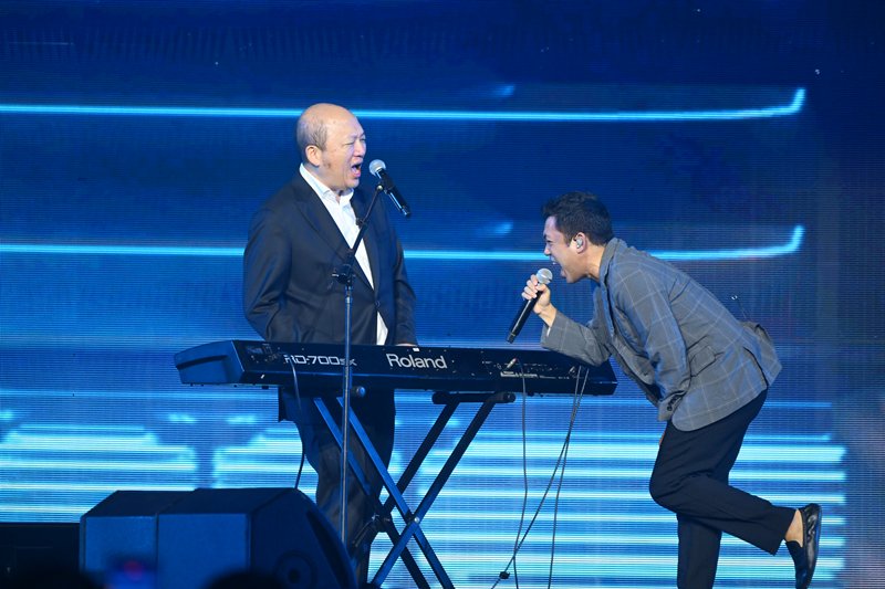 บอย โกสิยพงษ์ และ ป็อด ธนชัย