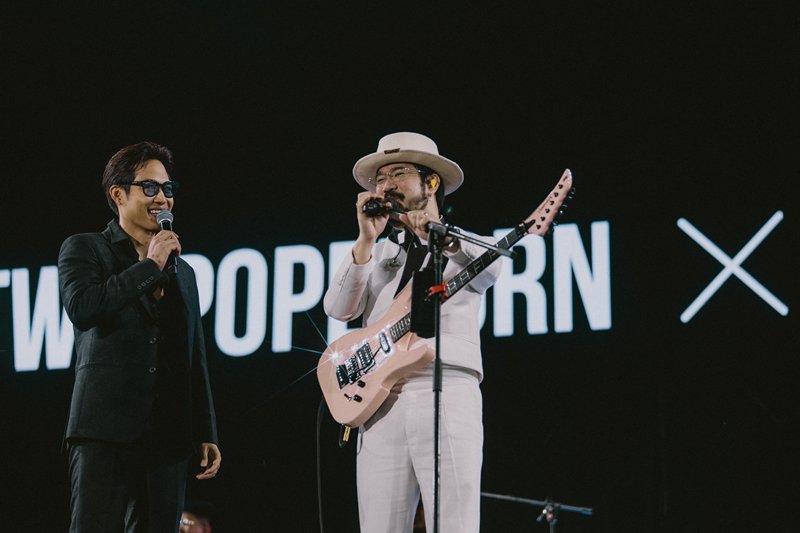 Two Popetorn x The Parkinson