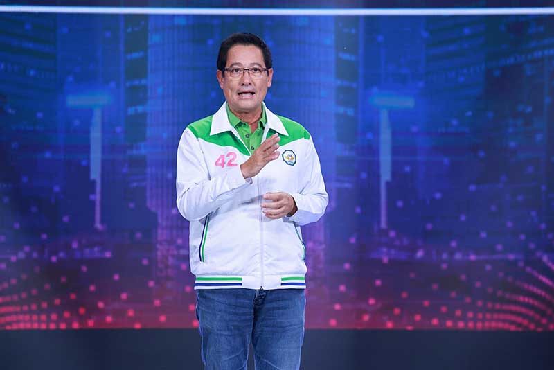 นาวาอากาศเอก อนุดิษฐ์ นาครทรรพ