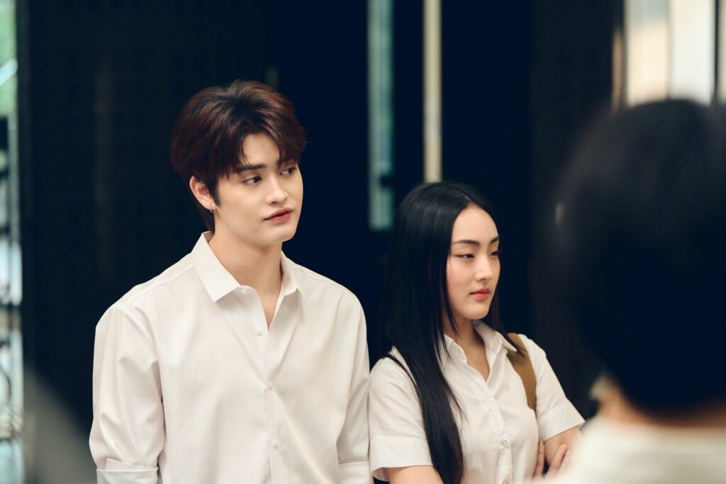 รุ่นพี่ตัวตึง ตึงจัดเลย